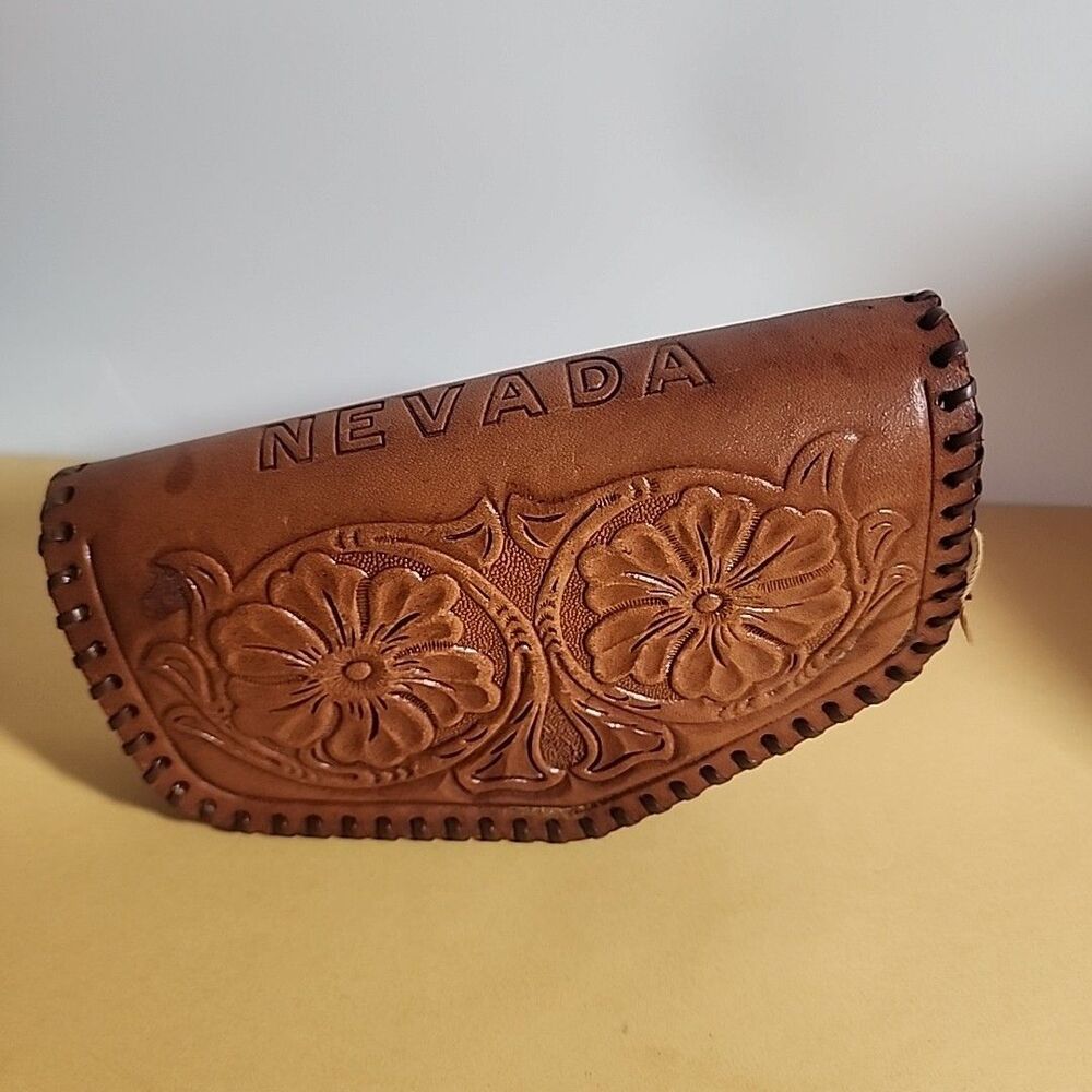 Vintage Brown Hand Tooled Leather  Nevada Coin Purse Zipper